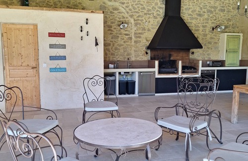 Althen-des-Paluds Other | Mas with swimming pool, near Avignon, ideal for a family holiday.