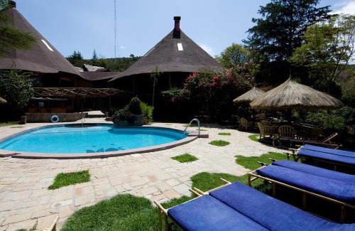 Maasai Mara Cabin | Experience Comfort at Masai Mara Sopa Lodge with Ocean Views