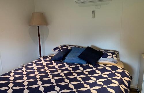 North Yalgogrin Bed & Breakfast | Pet-Friendly Mascot Cottage with Free Breakfast Hamper