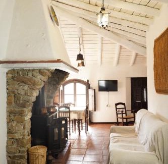 Benaocaz Apartment | Pet-Friendly Retreat: Mascotas 1 with High Guest Ratings