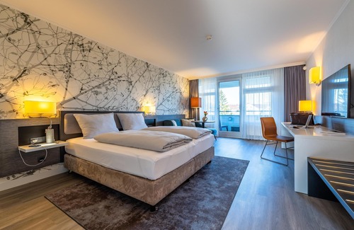 Sternhaule Hotel | Si-Suites: Elegant Stay with Spa, Breakfast & Child-Friendly Amenities