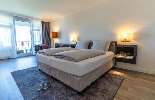 Sternhaule Apartment | Comfortable SI-SUITES: Pet Friendly with Great Amenities