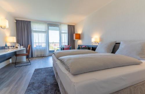 Sternhaule Apartment | Comfortable SI-SUITES: Pet Friendly with Great Amenities