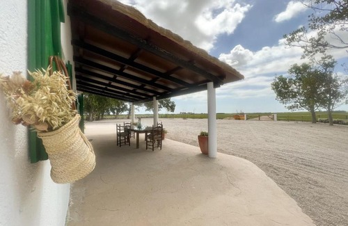 Deltebre House | Relax at MASIA BLANCA: 4-Star Stay with Family & Pets