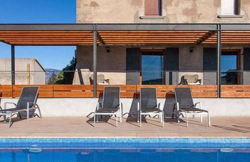 Sagas House | Masia de Cerdeña: Indoor & Outdoor Pools, Pets Welcome!