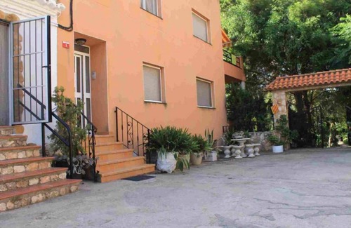 Camarles Apartment | MASIA DE TREMENDO: Family-Friendly Apartment with Terrace