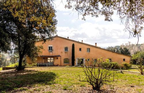 Pedrinya Ski Chalet | Exclusive Masia in Baix Empordà with Pool and Pet-Friendly