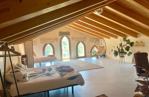 Cretas House | Discover Granja Masia Katmandu: Pool & Breakfast Included