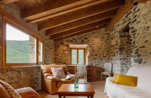 Coll de Nargo Villa | Relax at Masia la Oliva: Oceanfront with Pool & Dining