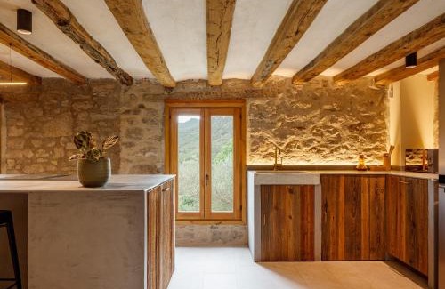 Coll de Nargo Villa | Relax at Masia la Oliva: Oceanfront with Pool & Dining