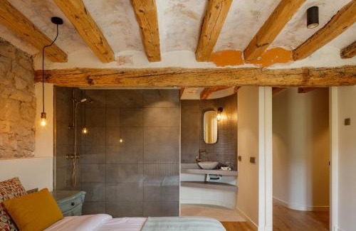 Coll de Nargo Villa | Relax at Masia la Oliva: Oceanfront with Pool & Dining