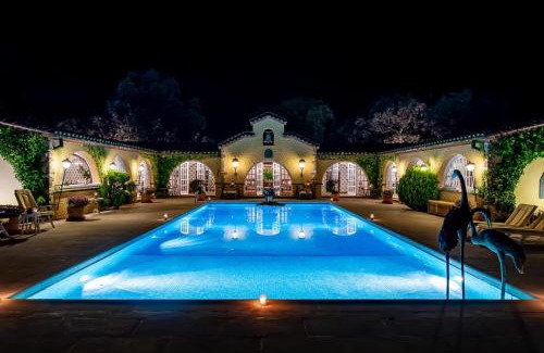 Darnius Apartment | Inviting Masia Mimosa Montaña: Pet Friendly with Pool