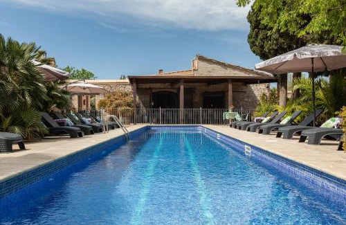 Vilanova I la Geltru Villa | Relax at Masia Notari Casabona with Pet-Friendly Comfort