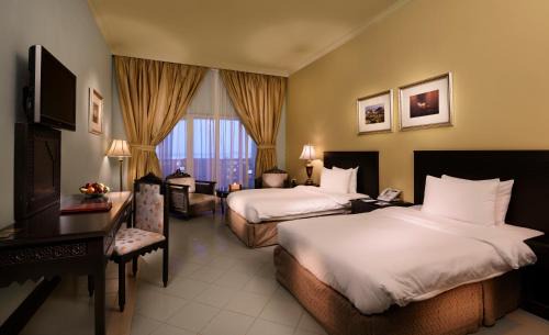 Masirah Resort | Discover Masira Island Resort: Poolside Oceanfront Retreat