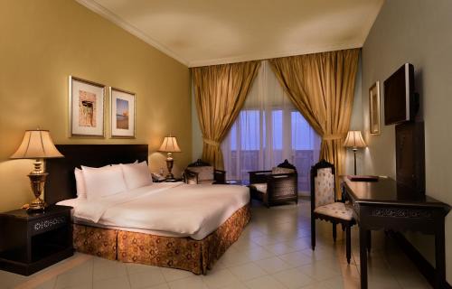 Masirah Resort | Discover Masira Island Resort: Poolside Oceanfront Retreat