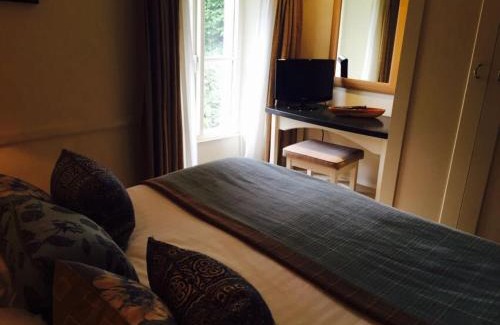 Bowland Bridge Hotel | Family-Friendly Mason's Arms with Pet Amenities & Dining