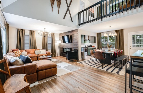 McGaheysville House | Inviting Mountain Retreat with Hot Tub & Game Room Fun