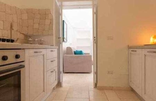Old Town Cisternino Apartment | Discover Masseria Carperi - Trullo degli Anelli Retreat