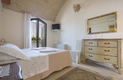 Ugento Hotel | Family Suite at 3373 Masseria Cucuruzza with Pool & Breakfast