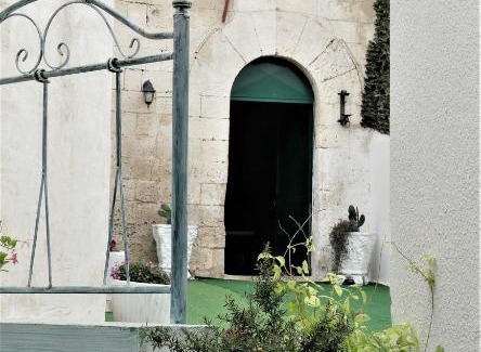 Sogliano Cavour Villa | Cozy Masseria Dimora del Viandante with Breakfast & Hot Tub