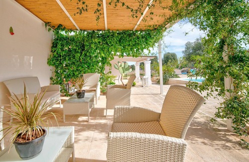 Pezze di Greco Villa | Elegant Masseria Tufo Bianco with Pool and Pet-Friendly Options