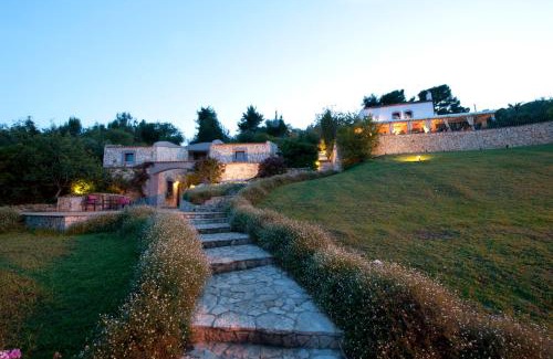 Peschici House | Discover Masseria La Chiusa Delle More: 10/10 Rated Retreat