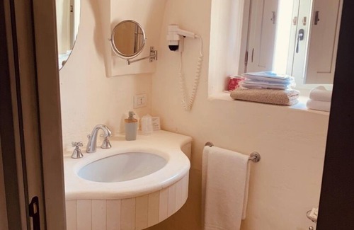 Ostuni Bed & Breakfast | Discover Masseria Le Carrube: Guest Rated 9.8 with Pool