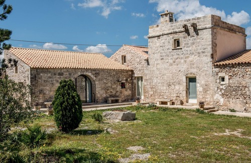 Carpignano Salentino House | Cozy Oceanfront Apartment at Masseria Mauriani 1623