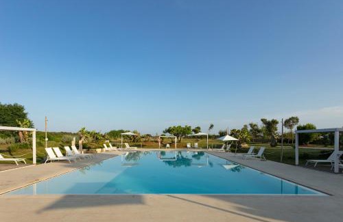 Otranto Hotel | Relaxing Masseria Mongiò dell'Elefante with Ocean Views