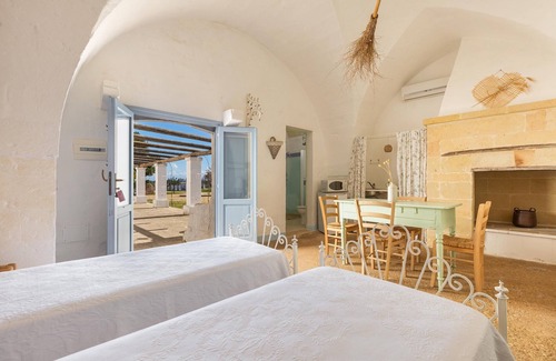 Maruggio Hotel | Discover 3351 Masseria Pepe - La Casina dei Limoni Retreat