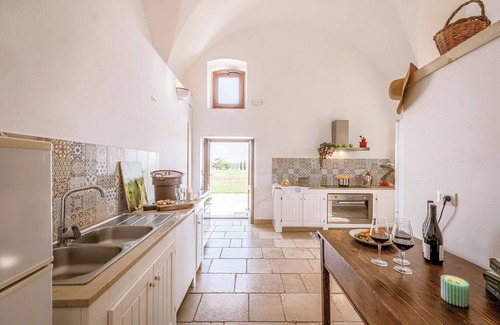 Leverano Villa | Relax at Masseria Samali: Pool, Spa & Pet-Friendly Retreat