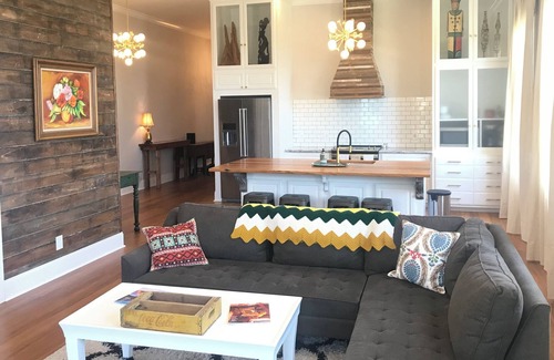 Vicksburg House | Exceptional Massey’s on Grove: River View Whole House