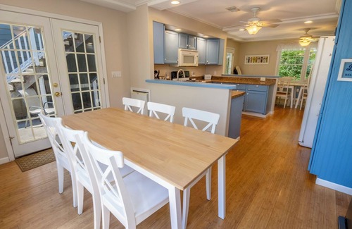 Michigan City House | Family-Friendly Beachwalk Resort Home with Lake Views