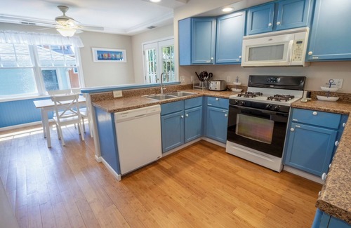 Michigan City House | Family-Friendly Beachwalk Resort Home with Lake Views