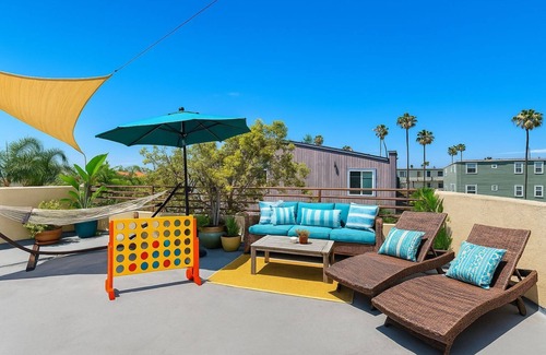 South Mission Beach House | Spacious Oceanview Penthouse with Rooftop Decks