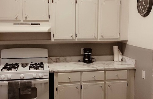 Selma House | Spacious Three Bedroom Home in Selma with Ocean View