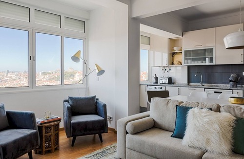 Alfama Apartment | Discover Master Deco Gem in Graça - Guest Rated 10/10!