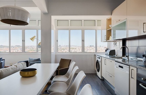 Alfama Apartment | Discover Master Deco Gem in Graça - Guest Rated 10/10!