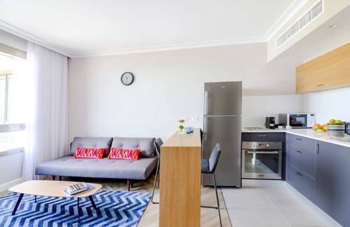 Haifa Apartment | Oceanfront Haifa Beach Apartments: Guest Rated 9.8/10