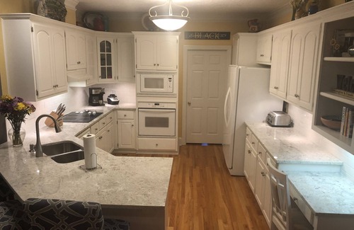Evans House | Master's HAVEN: Guest Rated 10/10 with Spa & Hot Tub
