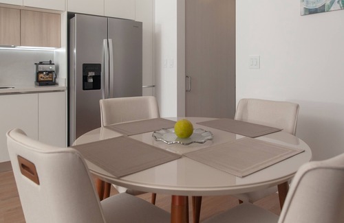 San Antonio de Belen Apartment | Relax in the Pet-Friendly Master Suite with Spa & Breakfast