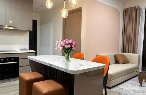 District 9 Apartment | Masteri Center Point- HOMESAY ADORA