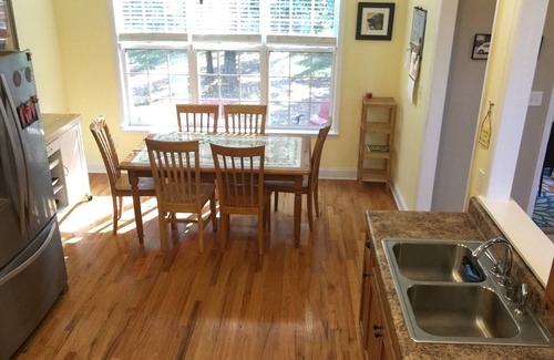 Evans House | Bright & Convenient Masters 2023 Retreat with Amazing Amenities