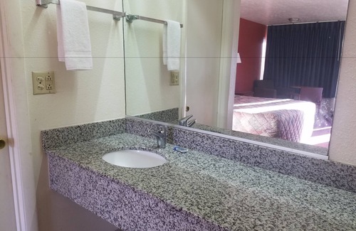 Cayce Hotel | Budget-Friendly Stay at Masters Inn Columbia I-26
