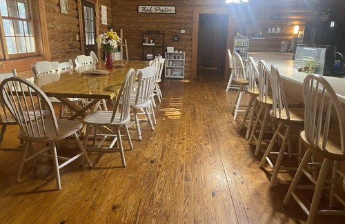 Washington Cabin | Masters Tournament Log Home: Perfect for Family Gatherings