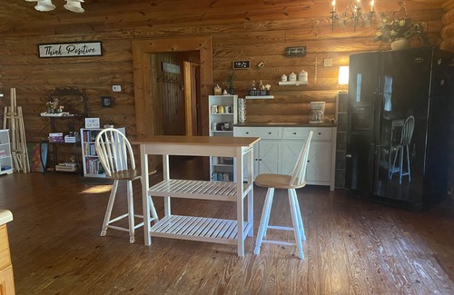 Washington Cabin | Masters Tournament Log Home: Perfect for Family Gatherings
