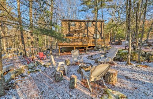 Lackawaxen House | Relax at Masthope Home with Pool & Lake Access in Big Bear