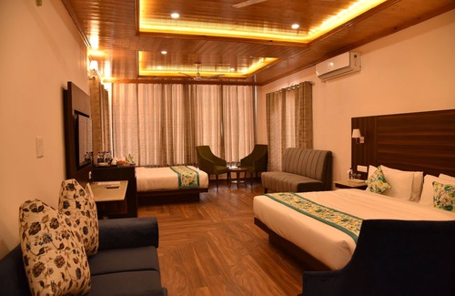 Chachian Hotel | Comfortable Stay at Mastiff Hotel Gopalpur with Dining