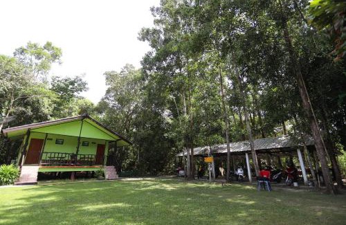 Ko Kood House | Oceanfront Mata Guesthouse: Highly Rated with Stunning Views