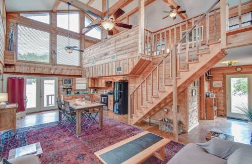 Glen Rose House | Mata'Zamo at High Hope Ranch Cliffside Cabin